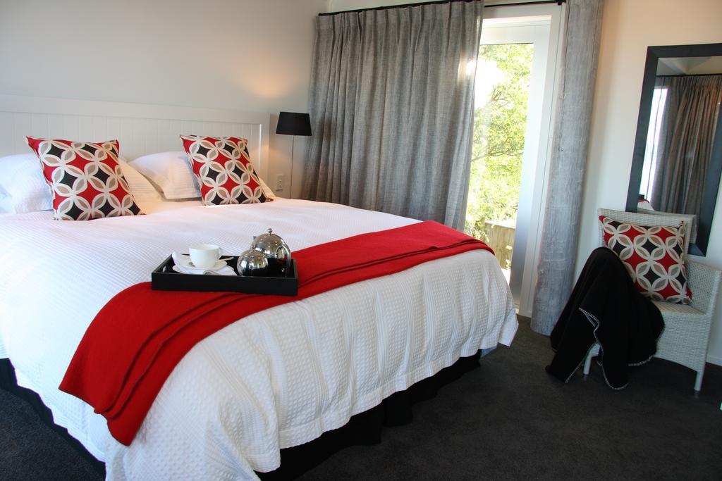 อคาเซีย คลิฟ ลอดจ์ Bed & Breakfast เทาโป ภายนอก รูปภาพ